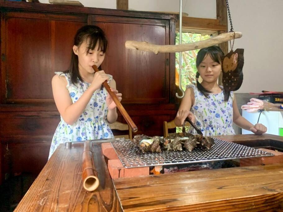 佐渡島に残る築130年の伝統的な古民家｜東夢 Villa Sado Eksteriør bilde