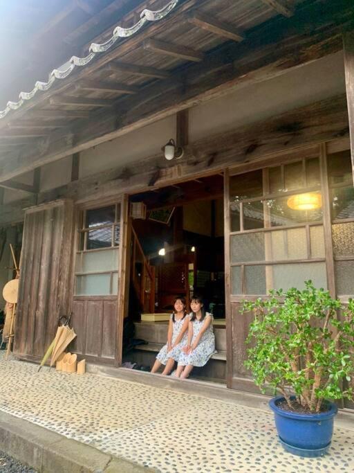 佐渡島に残る築130年の伝統的な古民家｜東夢 Villa Sado Eksteriør bilde