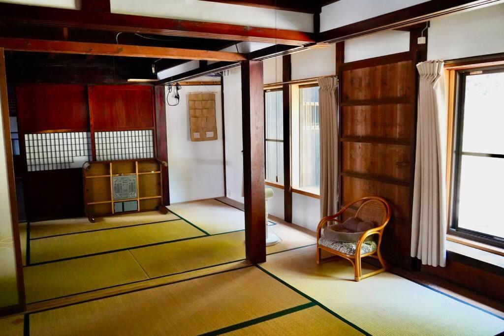 佐渡島に残る築130年の伝統的な古民家｜東夢 Villa Sado Eksteriør bilde