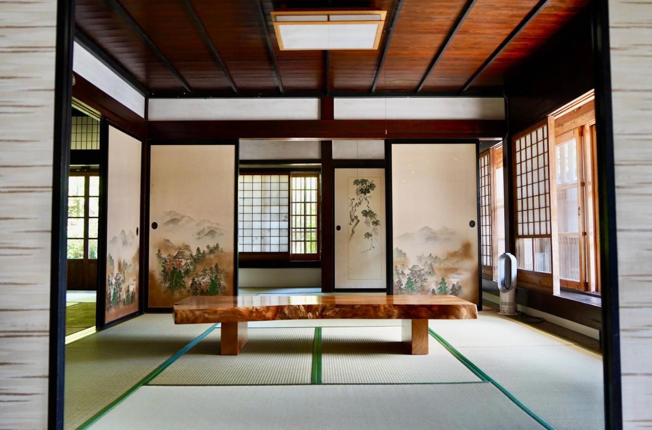 佐渡島に残る築130年の伝統的な古民家｜東夢 Villa Sado Eksteriør bilde