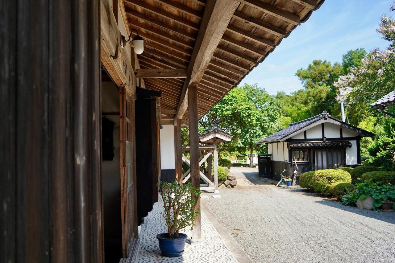 佐渡島に残る築130年の伝統的な古民家｜東夢 Villa Sado Eksteriør bilde